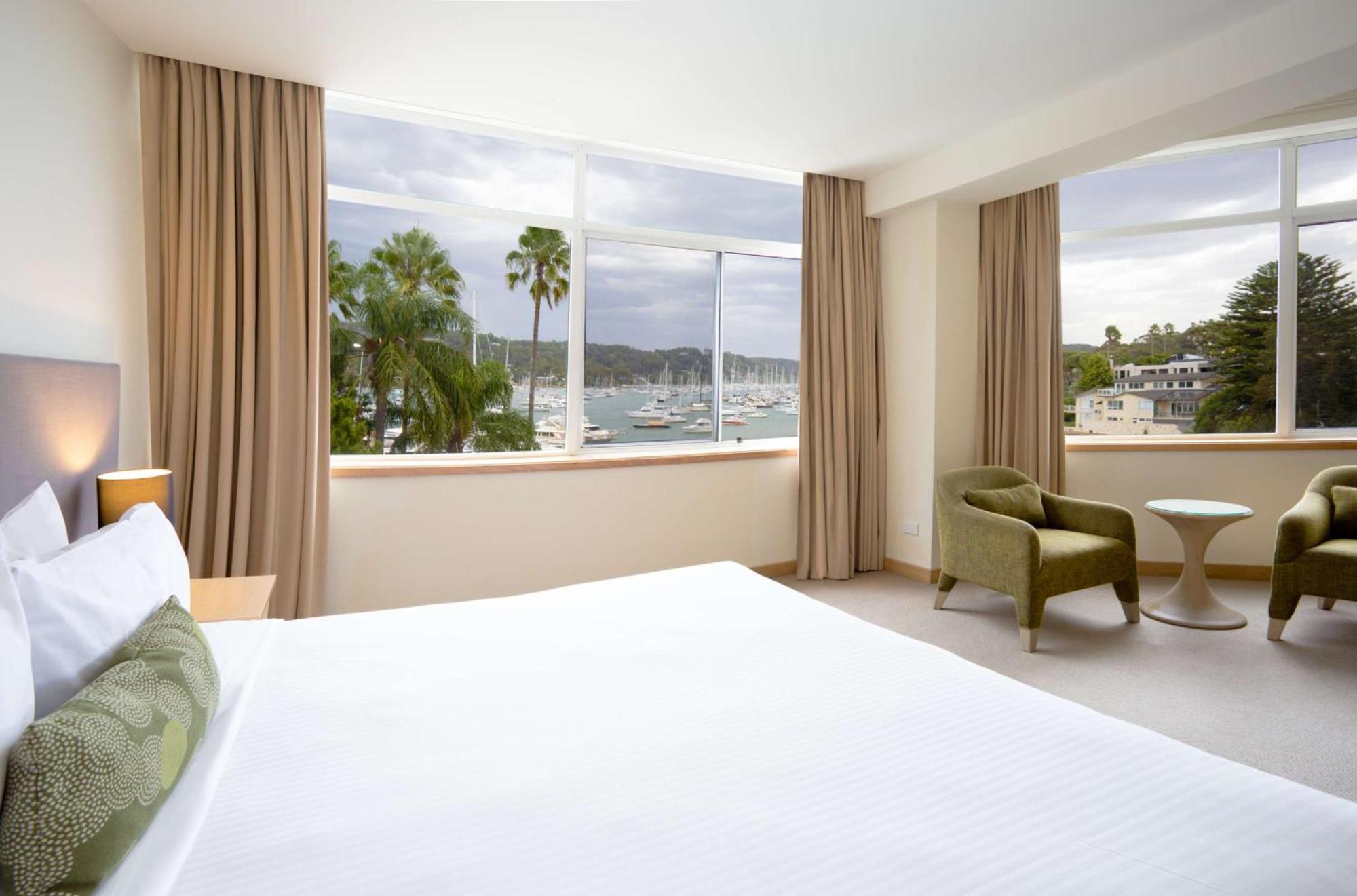 Mirage Hotel Newport Exterior photo